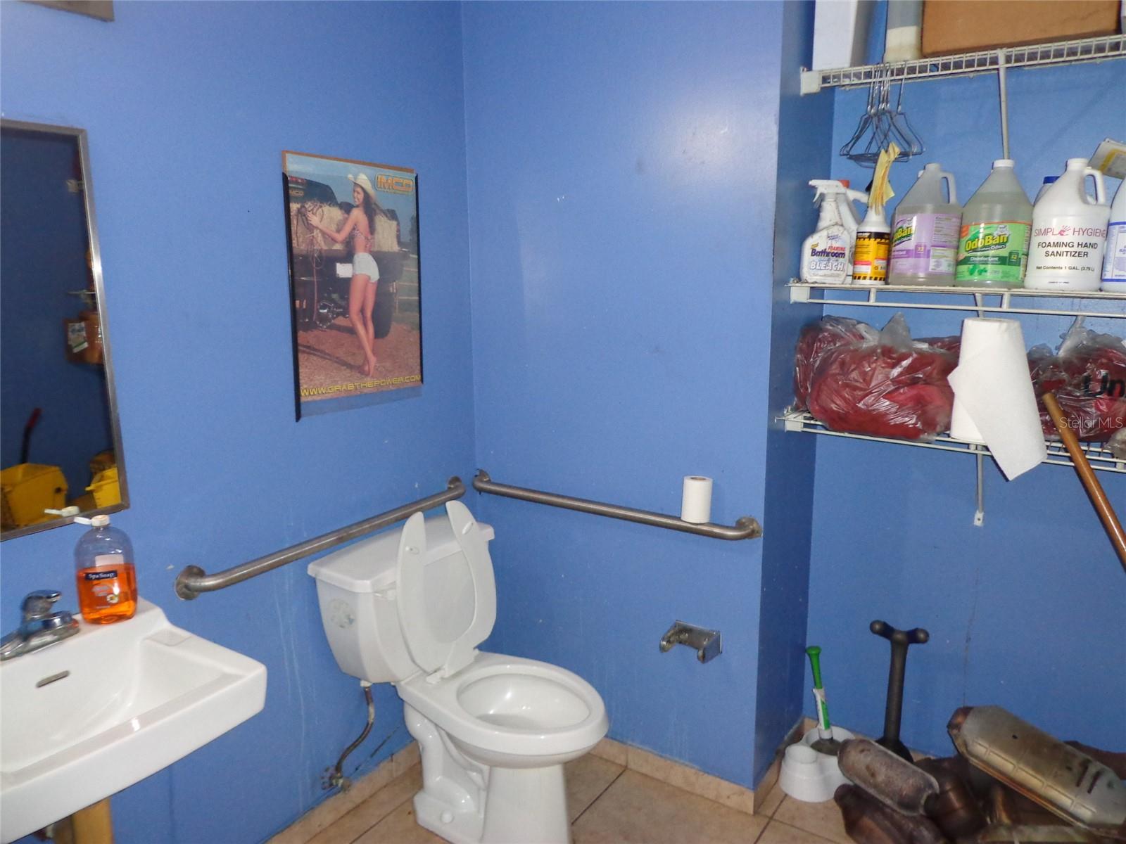 715 WEST WATERS AVE, TAMPA, FL, 33604