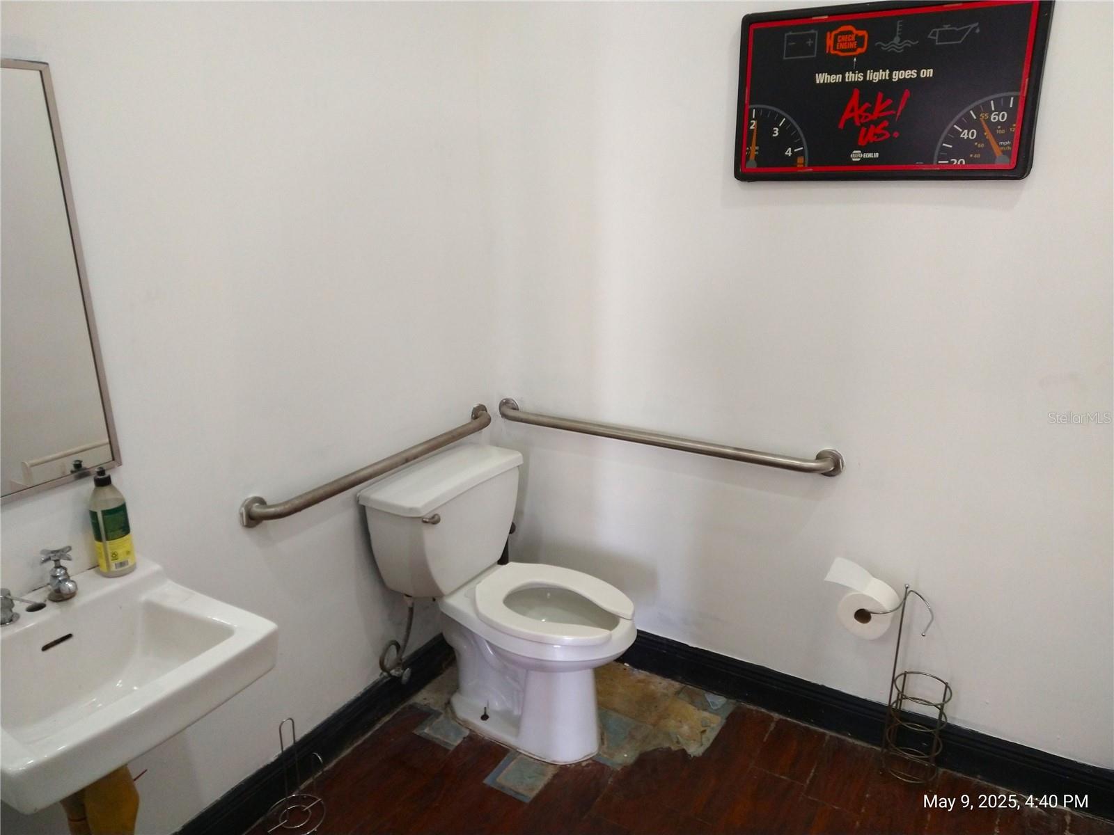 715 WEST WATERS AVE, TAMPA, FL, 33604