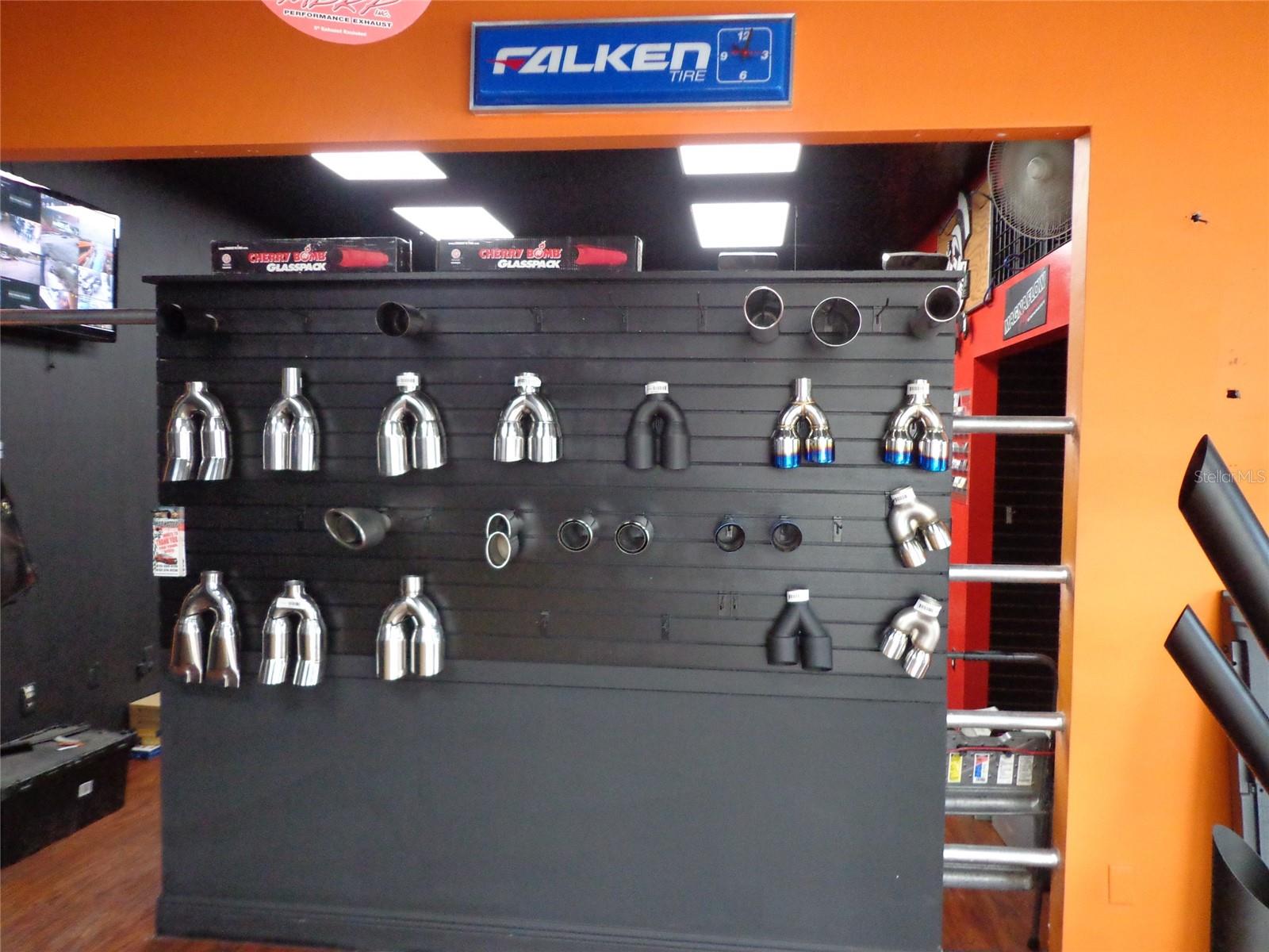 715 WEST WATERS AVE, TAMPA, FL, 33604