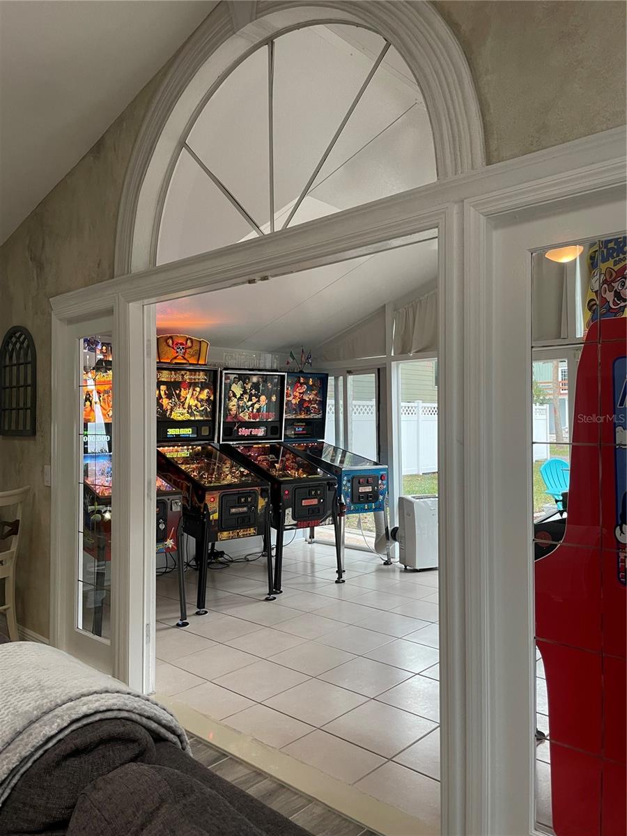 1205 N BAYSHORE DR, SAFETY HARBOR, FL, 34695