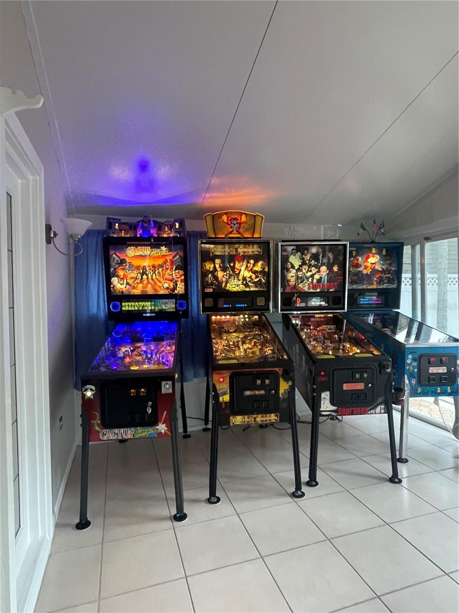 1205 N BAYSHORE DR, SAFETY HARBOR, FL, 34695