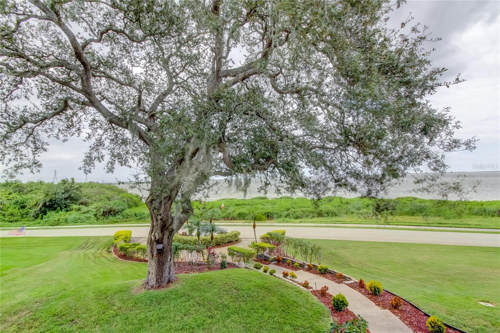 1205 N BAYSHORE DR, SAFETY HARBOR, FL, 34695