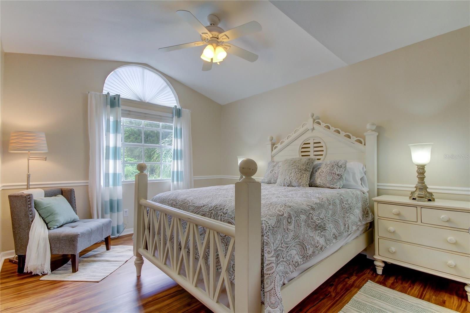 1205 N BAYSHORE DR, SAFETY HARBOR, FL, 34695