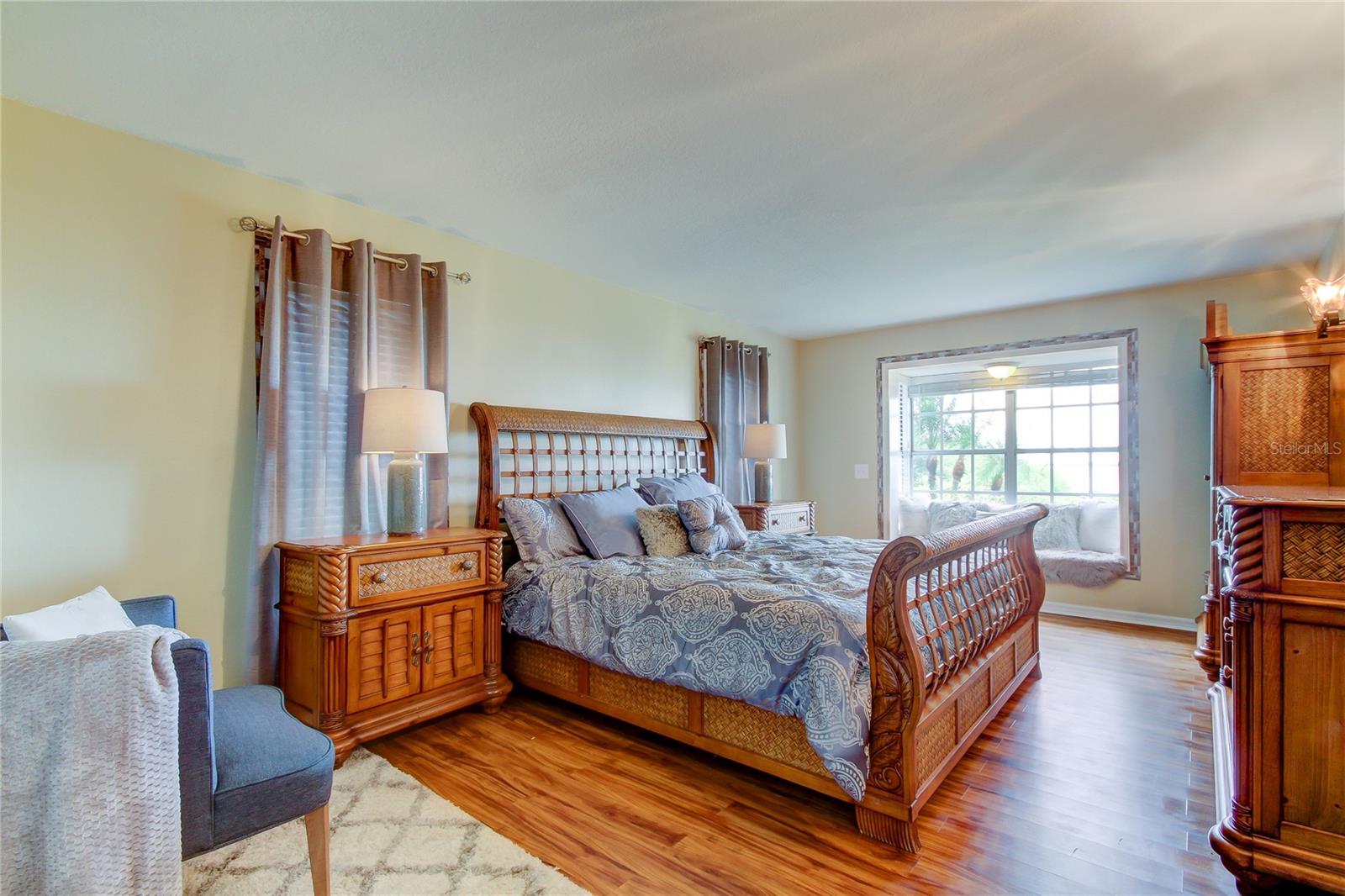 1205 N BAYSHORE DR, SAFETY HARBOR, FL, 34695