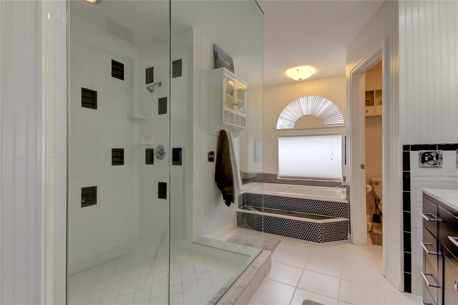 1205 N BAYSHORE DR, SAFETY HARBOR, FL, 34695