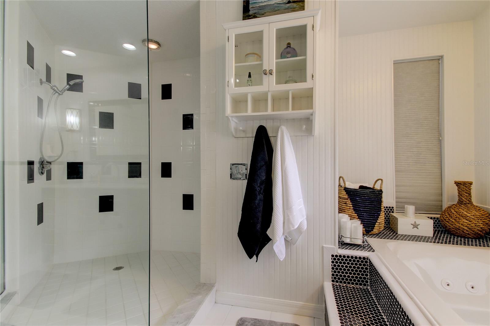 1205 N BAYSHORE DR, SAFETY HARBOR, FL, 34695