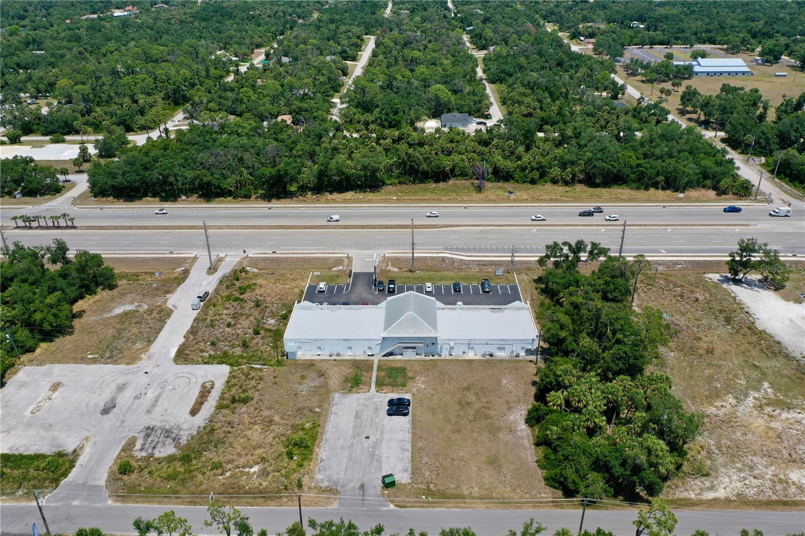 675 TAMIAMI TRL, PORT CHARLOTTE, FL, 33953