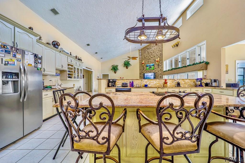246 CRYSTAL COVE DR, PALATKA, FL, 32177