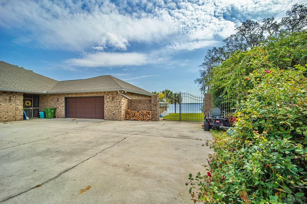 246 CRYSTAL COVE DR, PALATKA, FL, 32177
