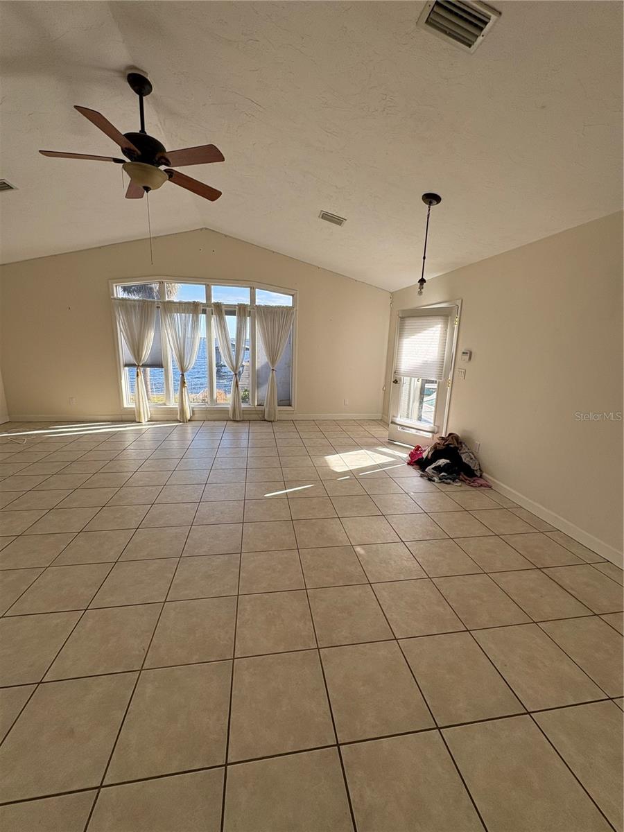 246 CRYSTAL COVE DR, PALATKA, FL, 32177