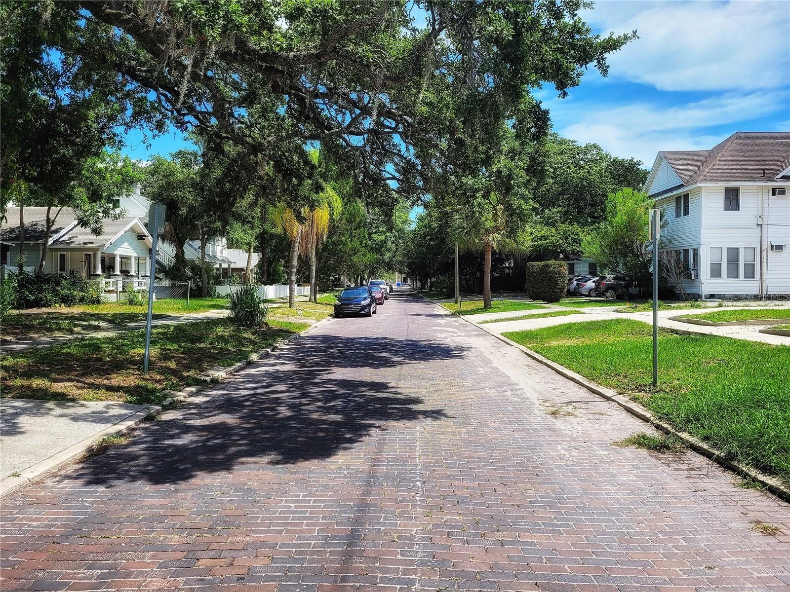 1060 9TH AVE N, ST PETERSBURG, FL, 33705