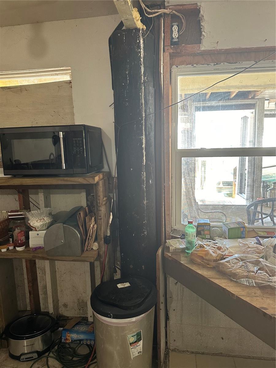 563 COCONUT AVE, GOODLAND, FL, 34140