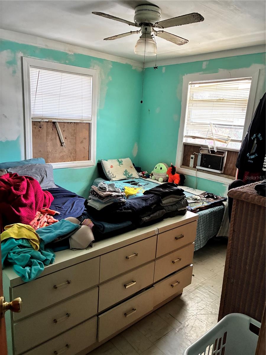 563 COCONUT AVE, GOODLAND, FL, 34140