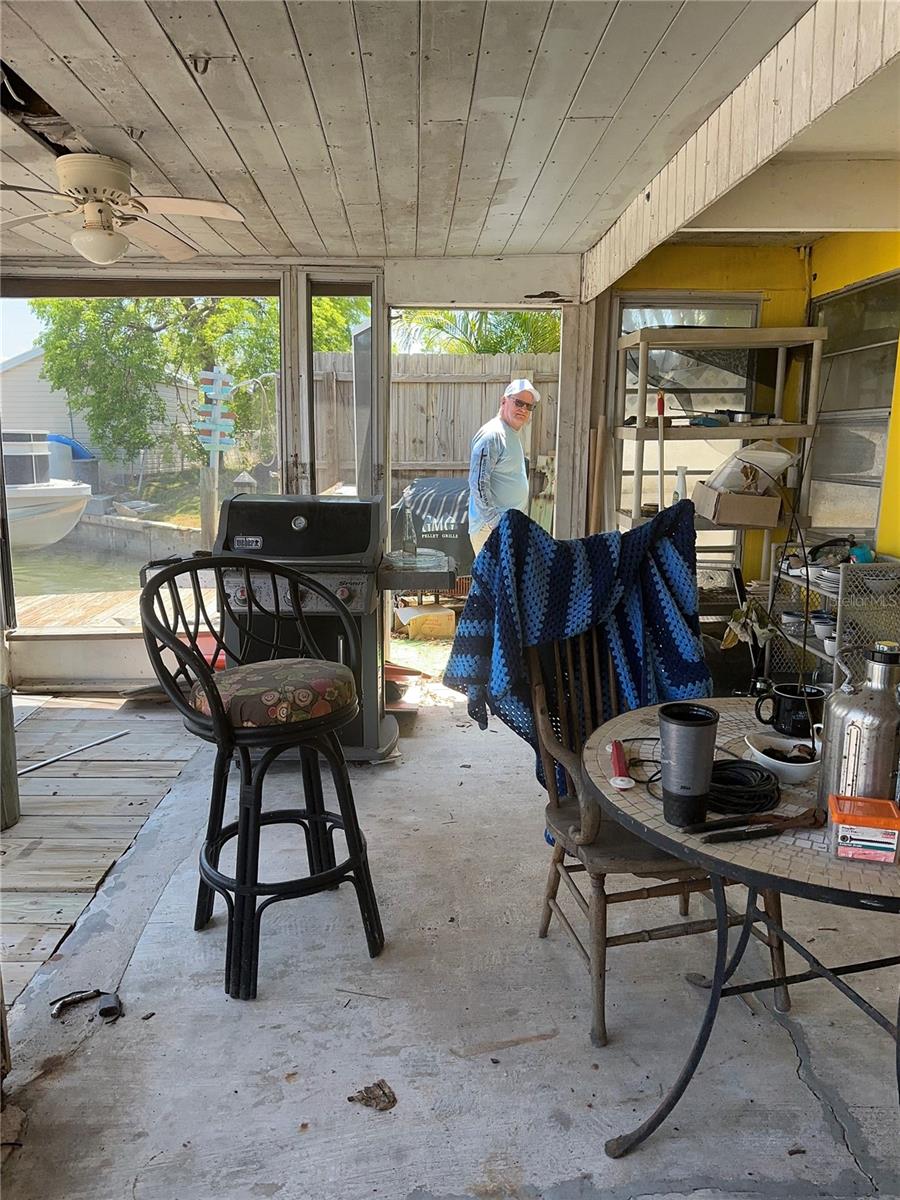 563 COCONUT AVE, GOODLAND, FL, 34140