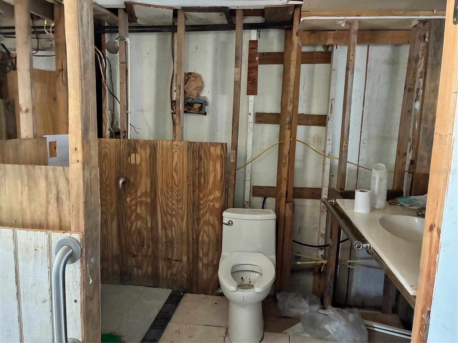 563 COCONUT AVE, GOODLAND, FL, 34140