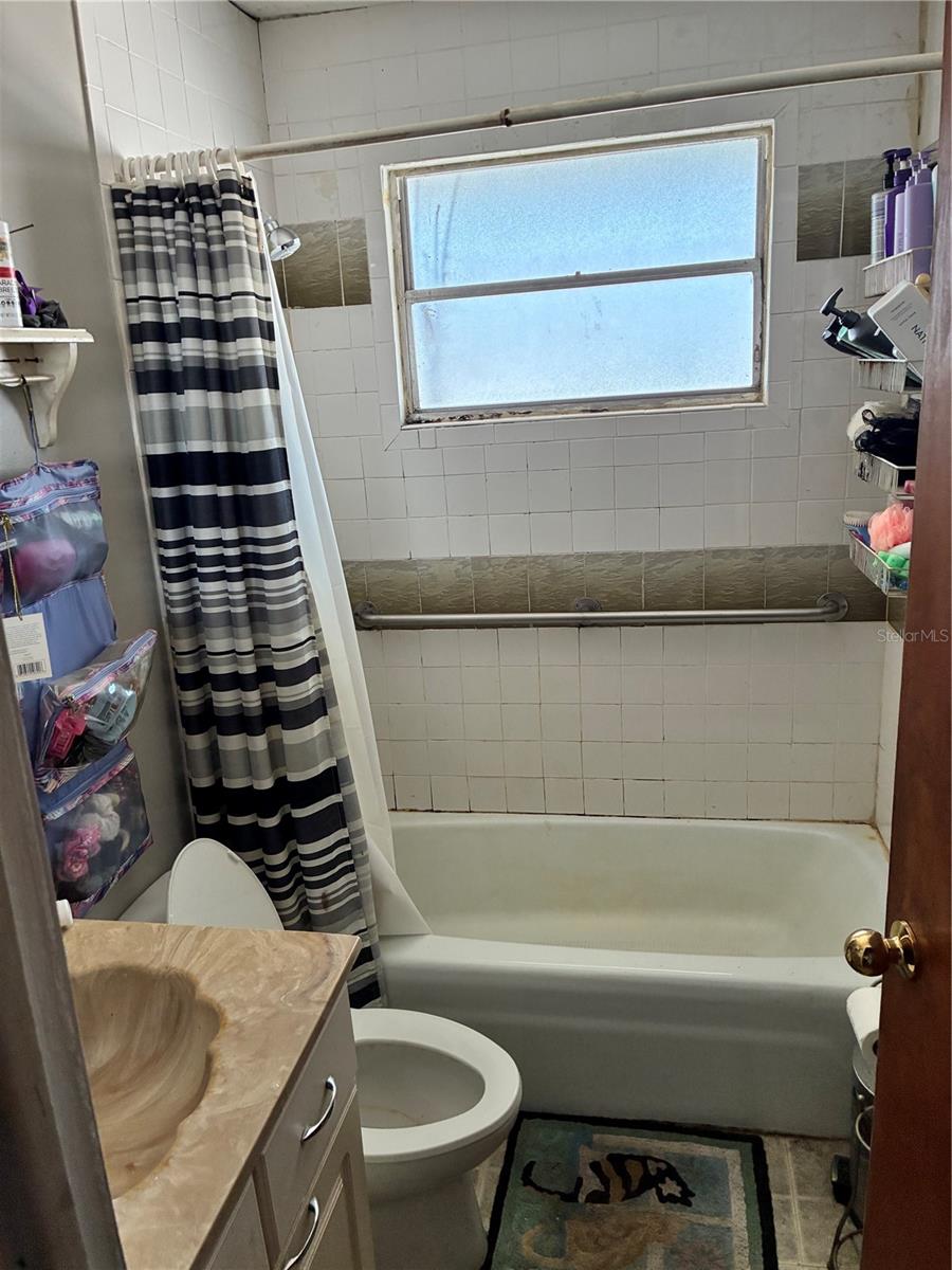 563 COCONUT AVE, GOODLAND, FL, 34140