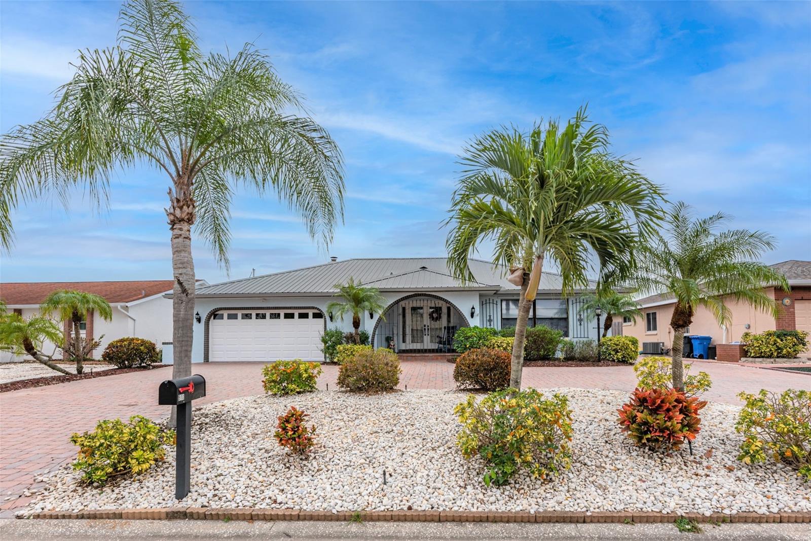 910 CHIPAWAY DR, APOLLO BEACH, FL, 33572