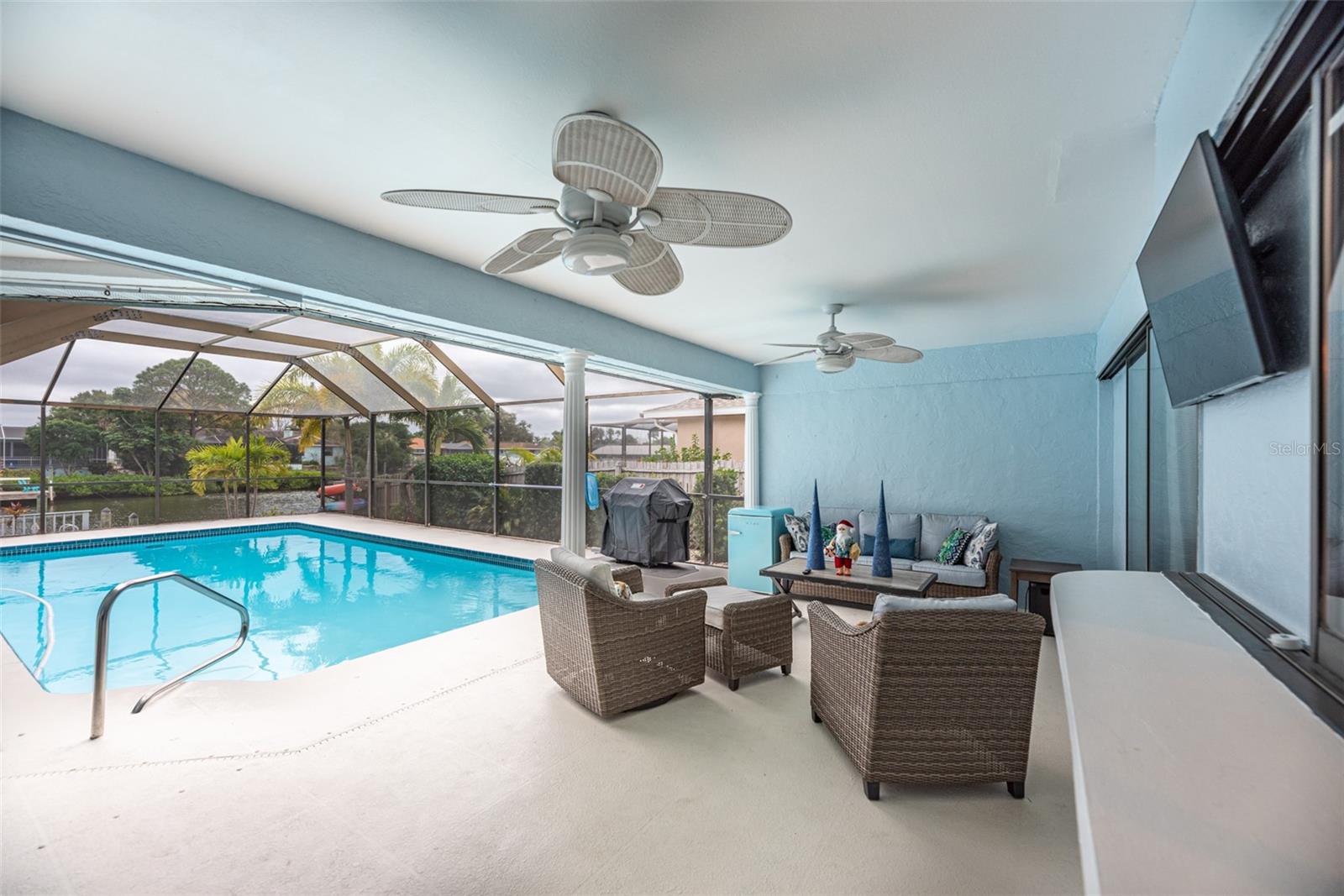 910 CHIPAWAY DR, APOLLO BEACH, FL, 33572