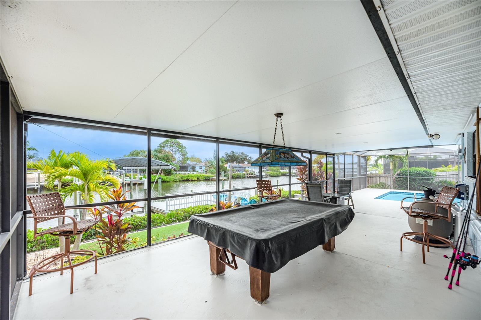 910 CHIPAWAY DR, APOLLO BEACH, FL, 33572