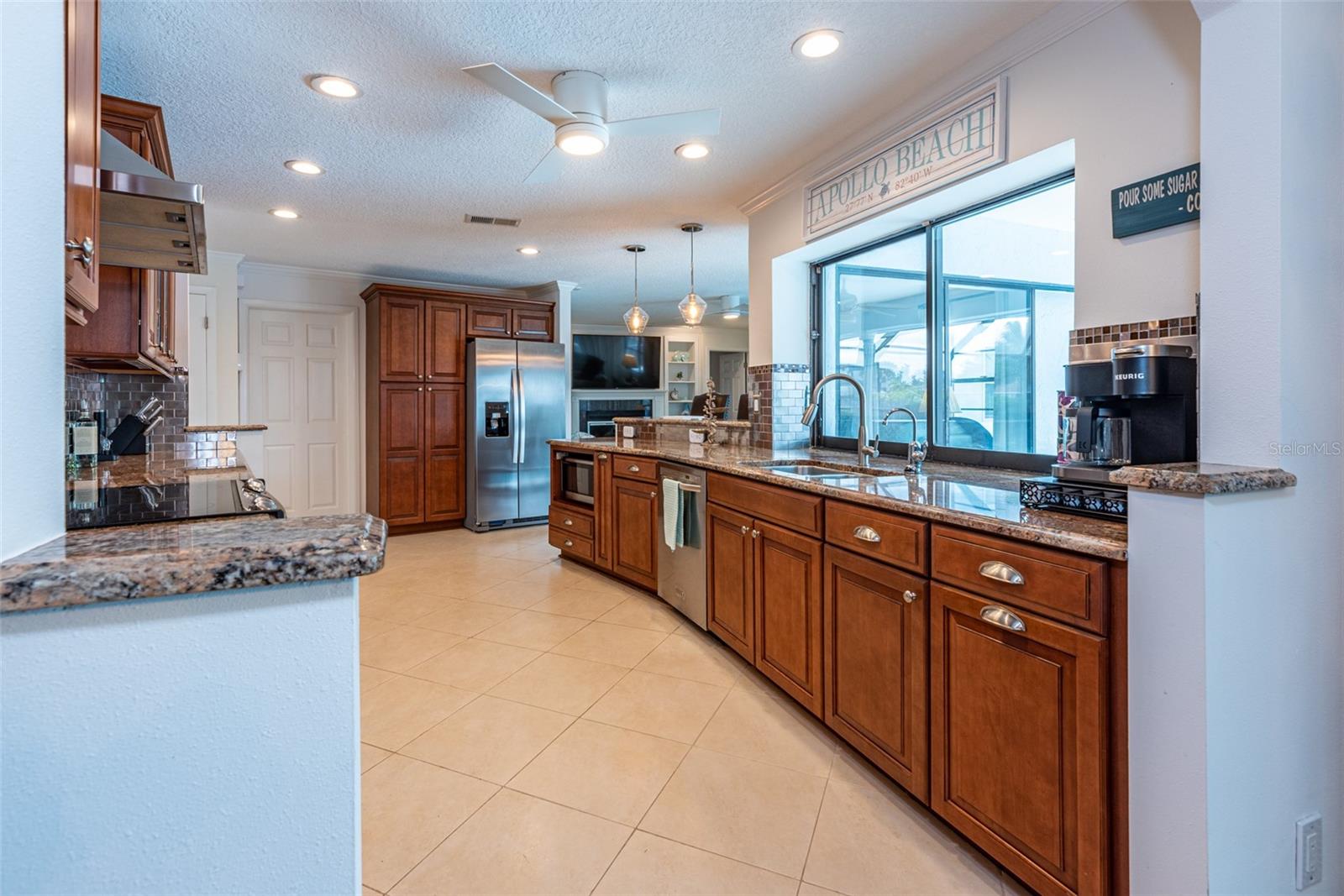 910 CHIPAWAY DR, APOLLO BEACH, FL, 33572