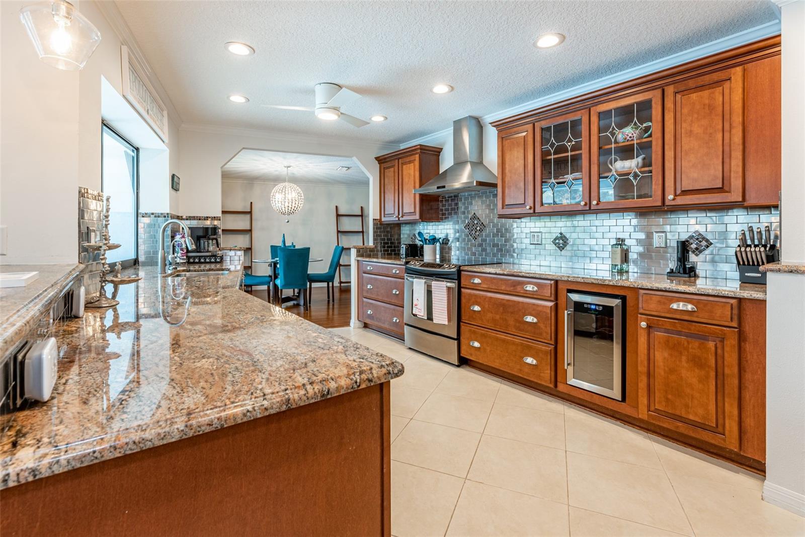 910 CHIPAWAY DR, APOLLO BEACH, FL, 33572