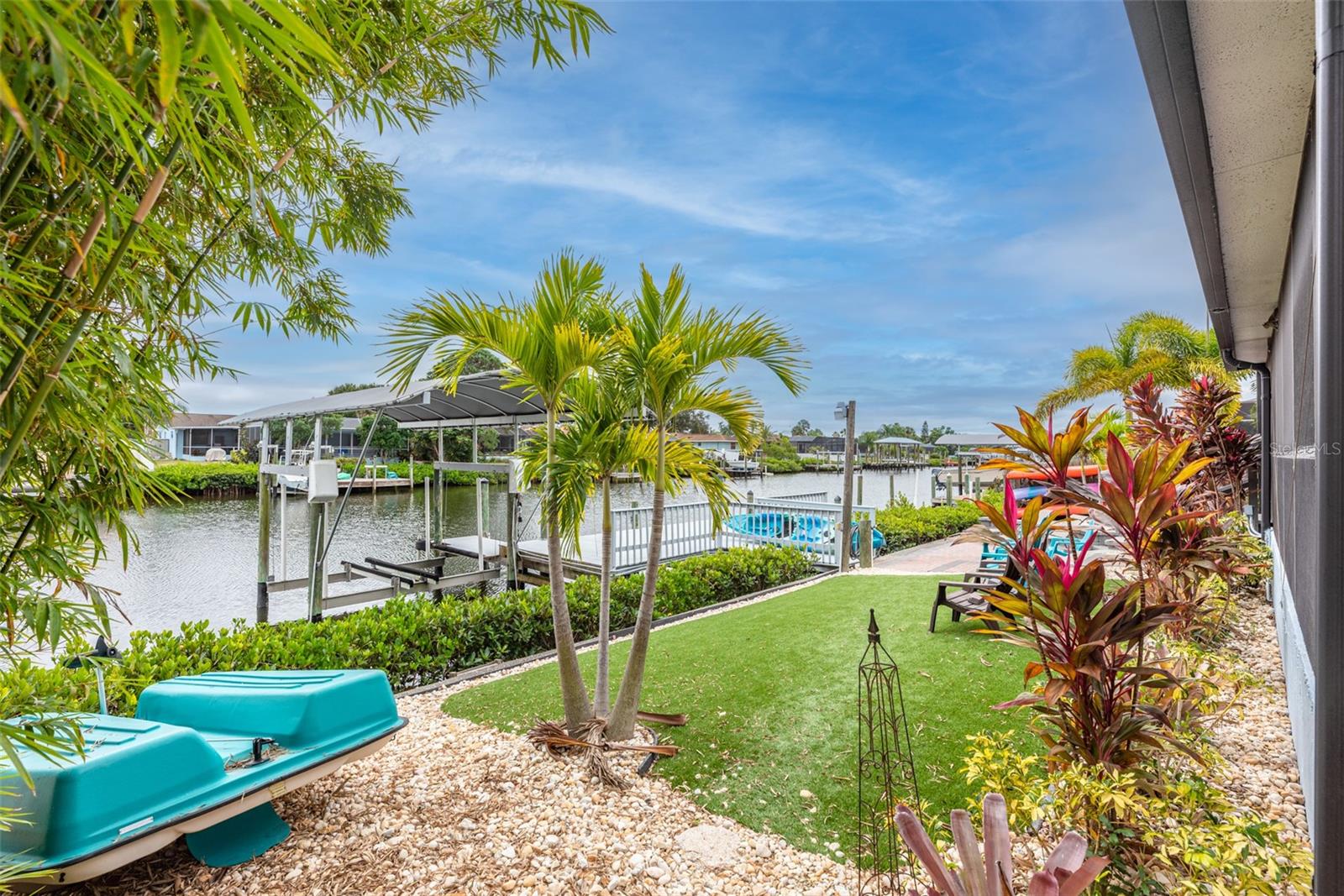 910 CHIPAWAY DR, APOLLO BEACH, FL, 33572