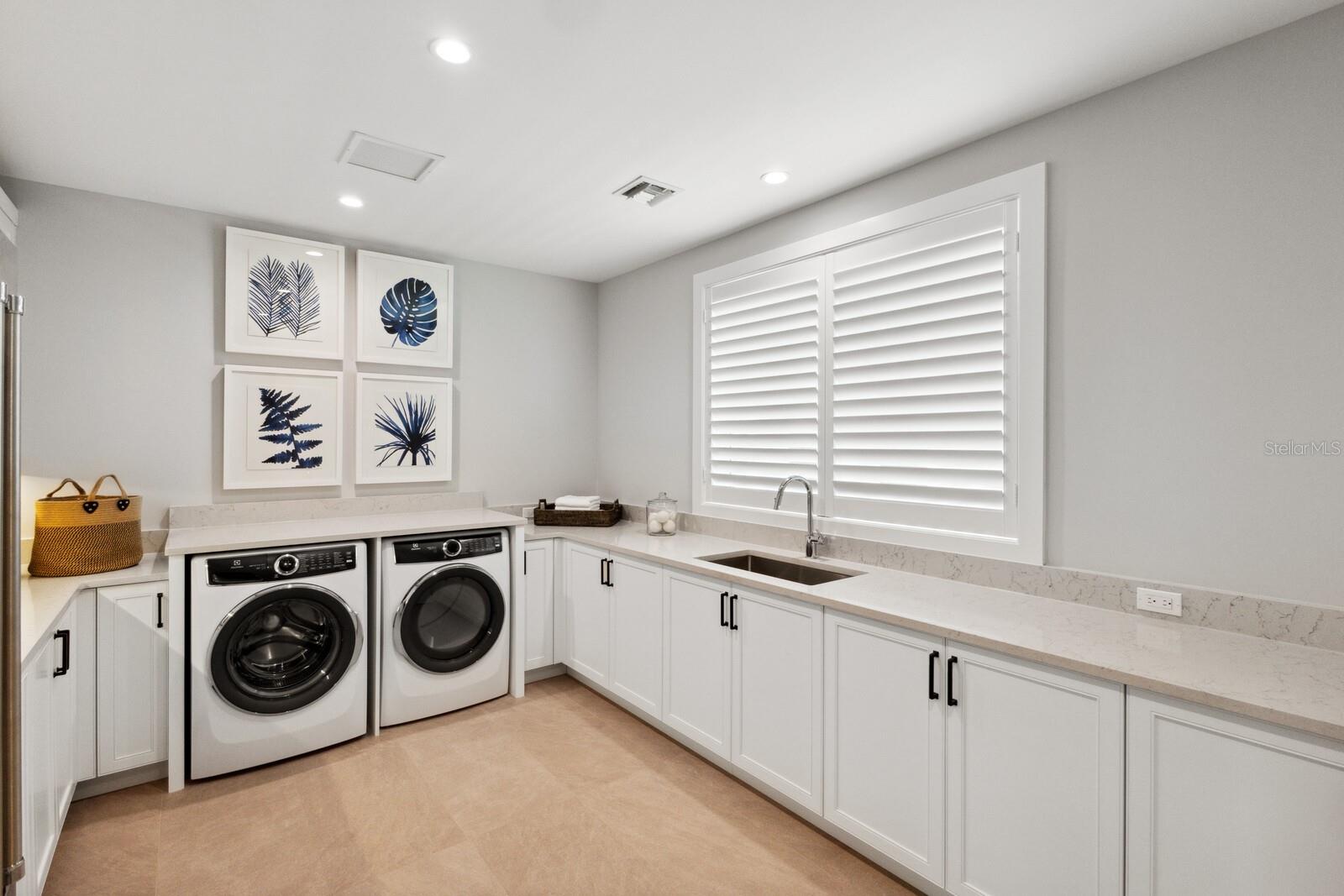 D6127374 Property Photo