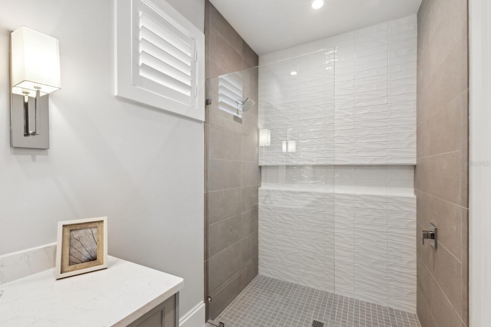 D6127374 Property Photo