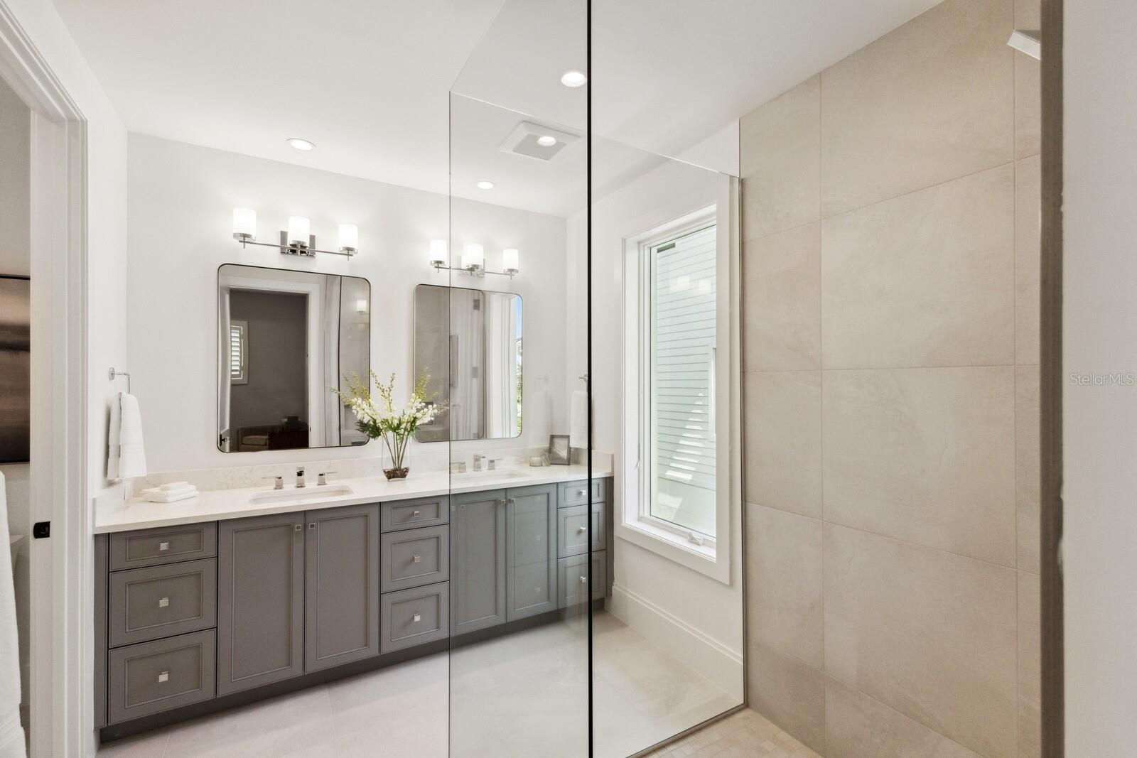 D6127374 Property Photo