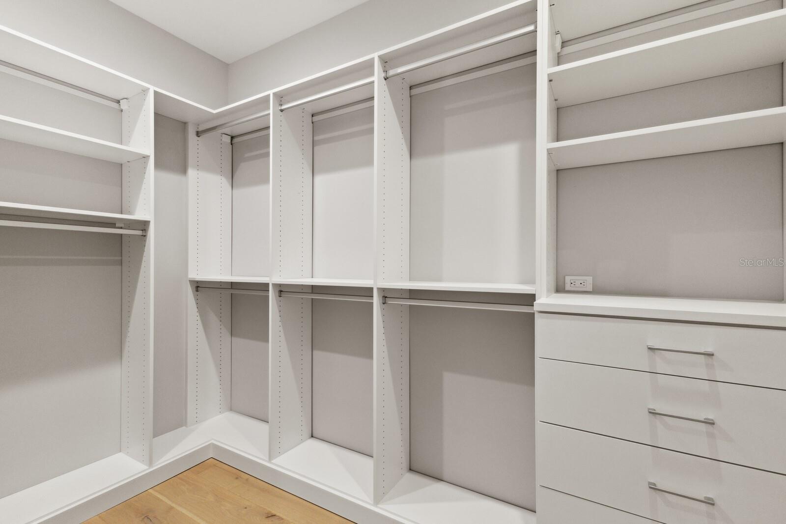 D6127374 Property Photo