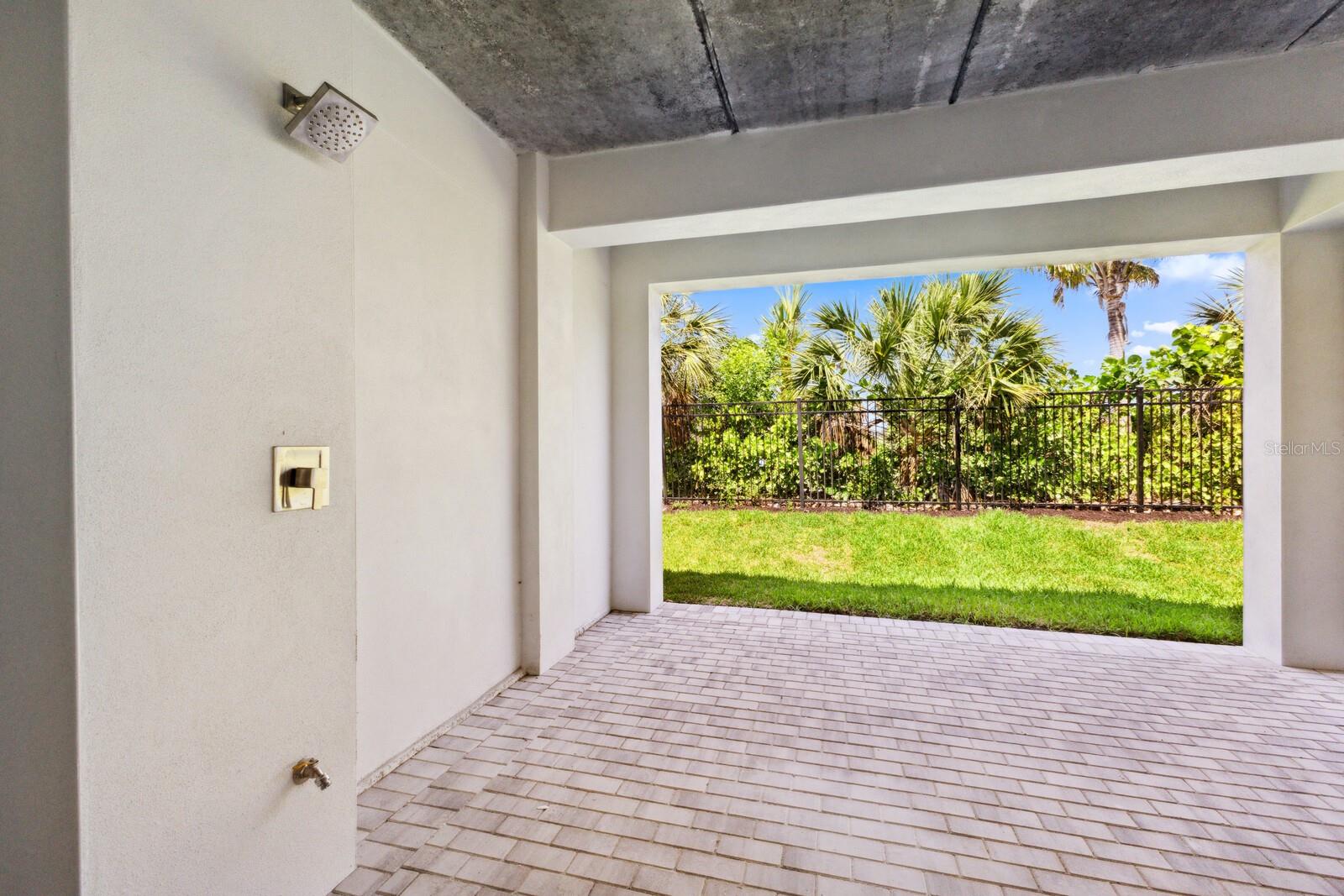 D6127374 Property Photo