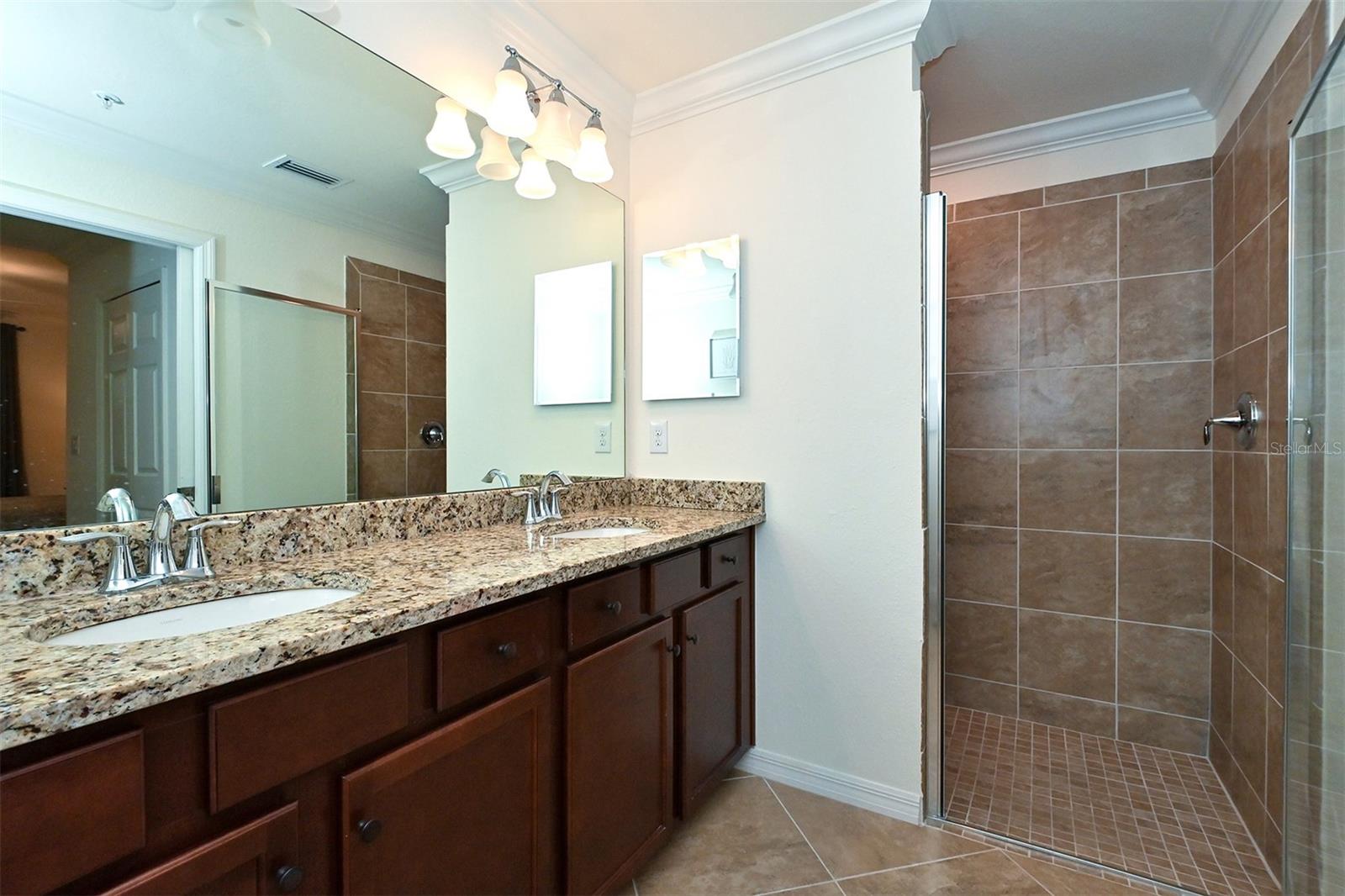 5567 PALMER CIR #104, BRADENTON, FL, 34211