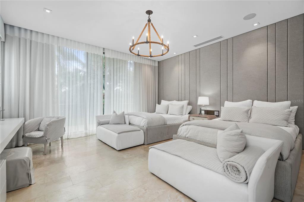 PR9097305 Property Photo