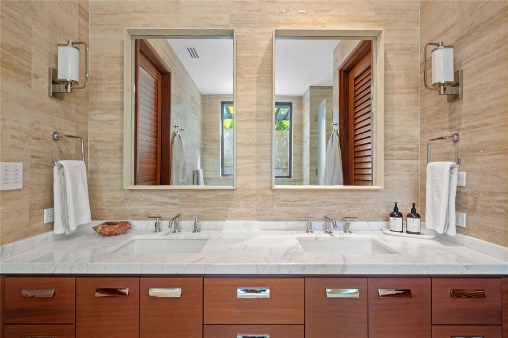 PR9097305 Property Photo