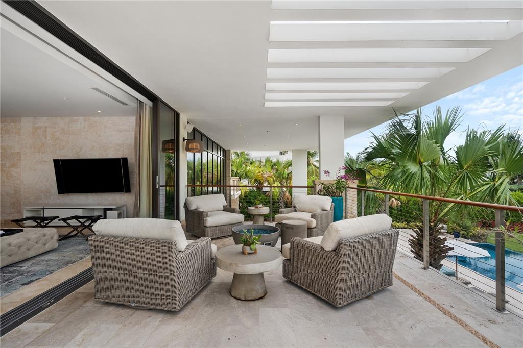 PR9097305 Property Photo