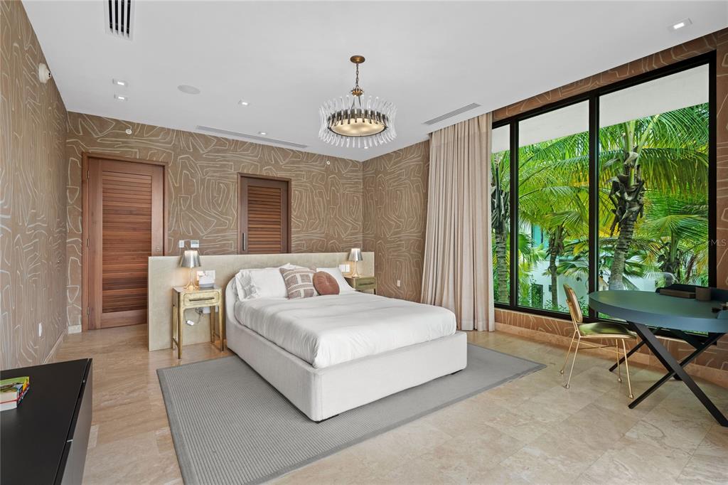 PR9097305 Property Photo