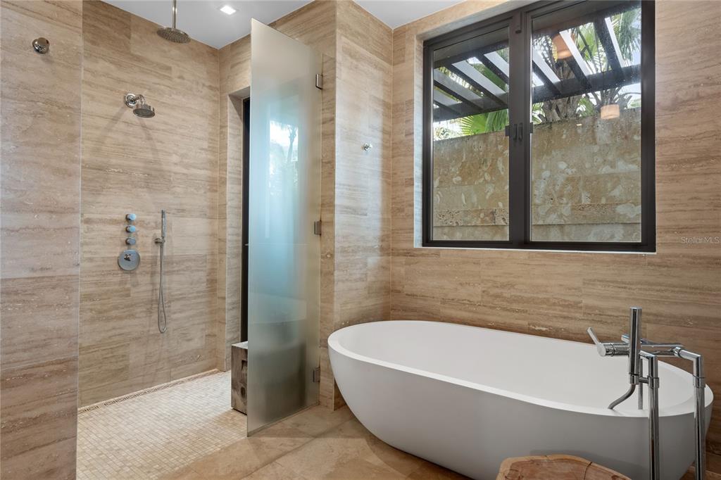 PR9097305 Property Photo