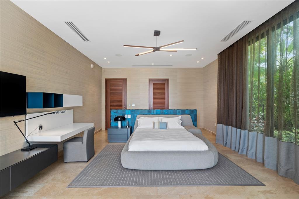 PR9097305 Property Photo