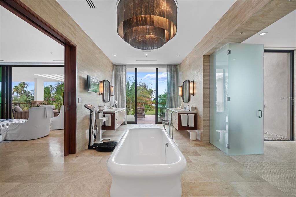 PR9097305 Property Photo