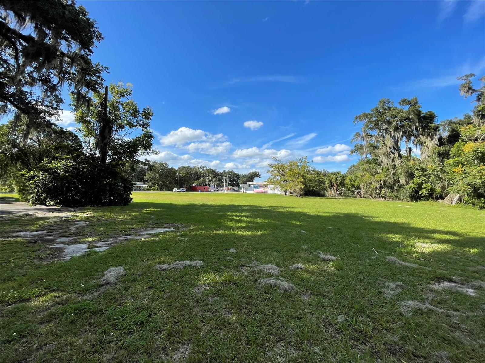 267 & 281 N MARKET BLVD, WEBSTER, FL, 33597