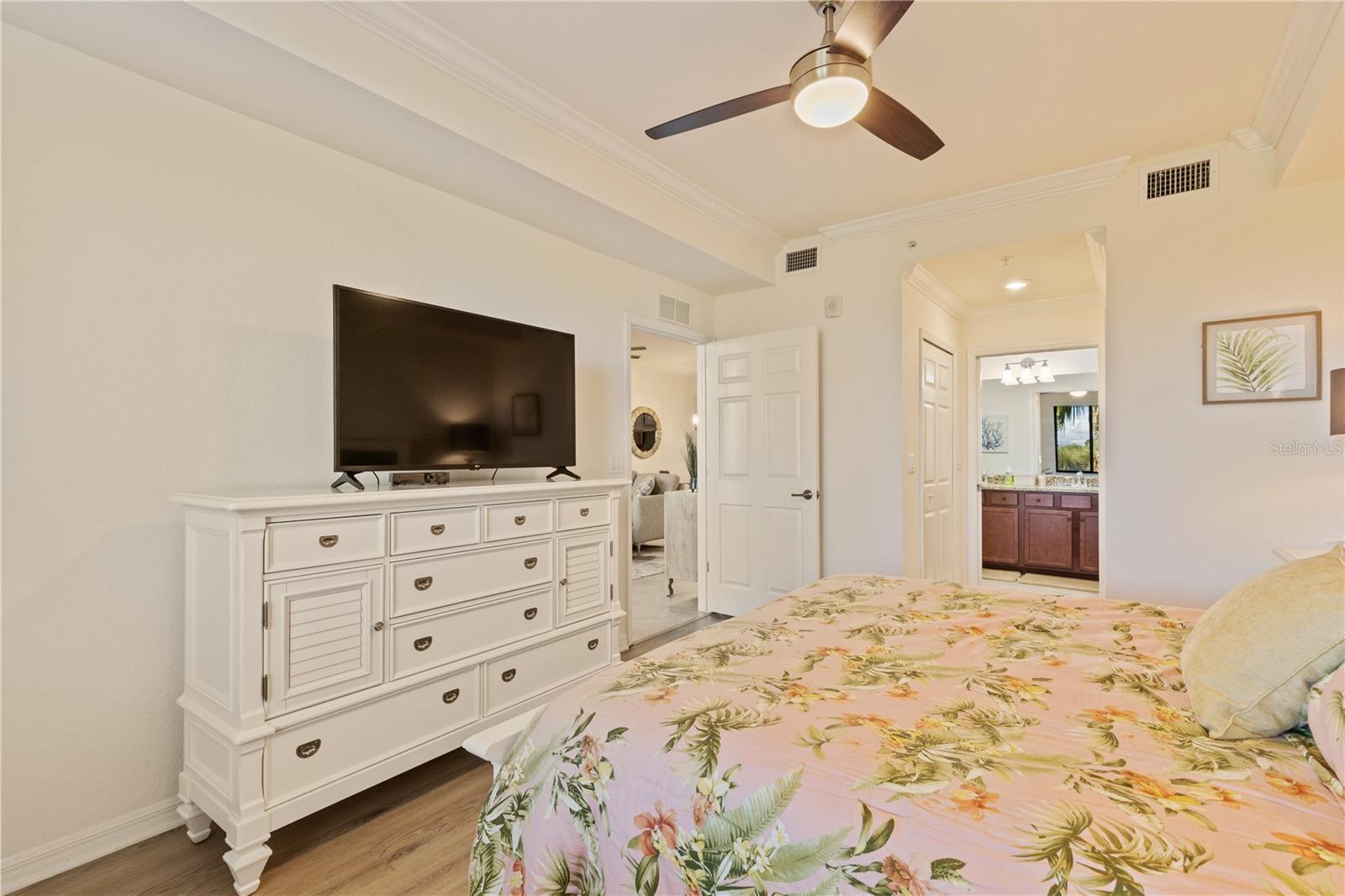 5558 PALMER CIR #102, BRADENTON, FL, 34211