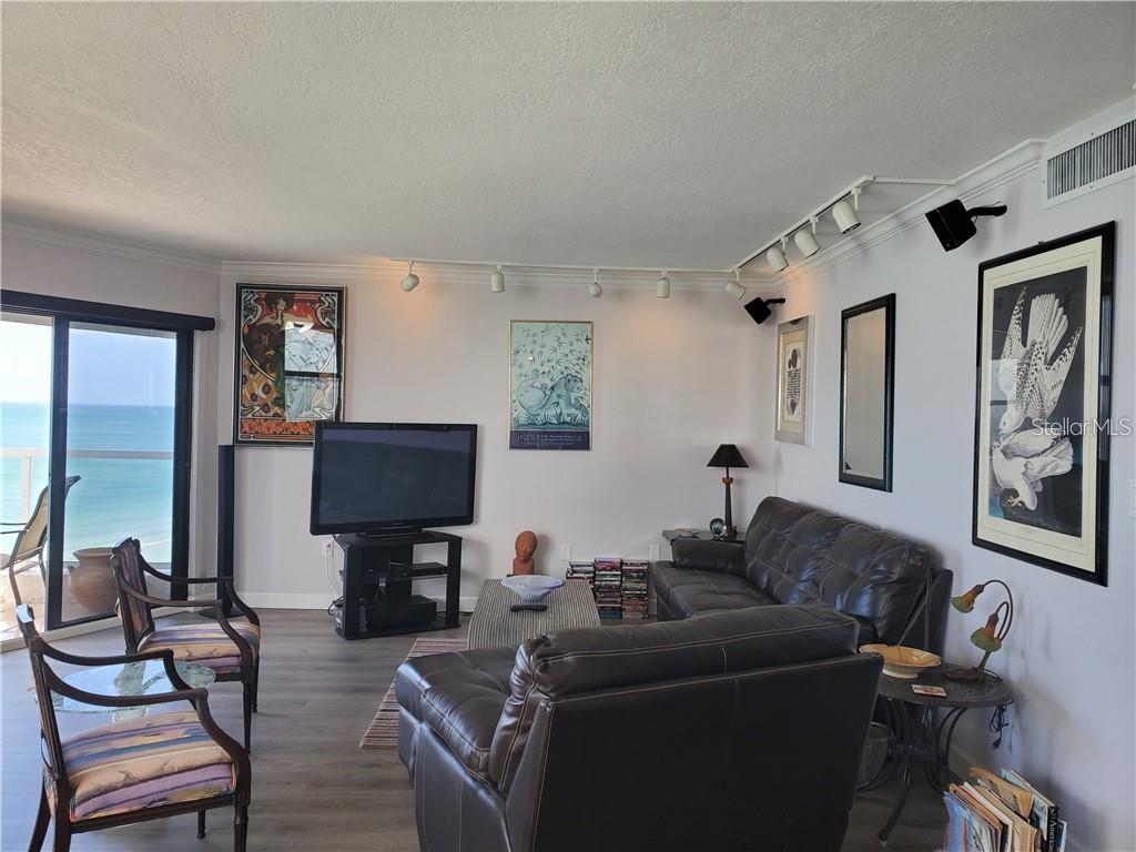 1050 LONGBOAT CLUB RD #1006, LONGBOAT KEY, FL, 34228