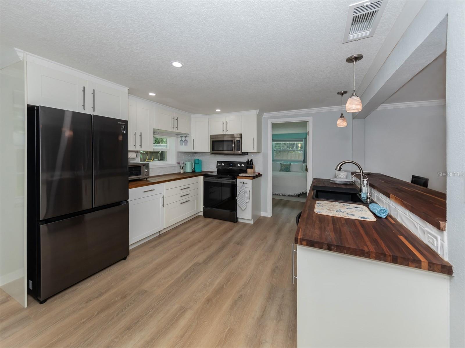 6115 CARLTON AVE, SARASOTA, FL, 34231