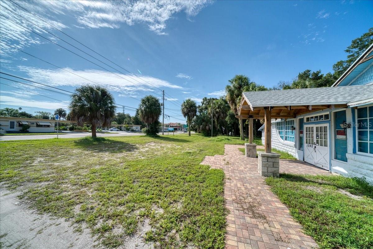 1040 BROADWAY, DUNEDIN, FL, 34698