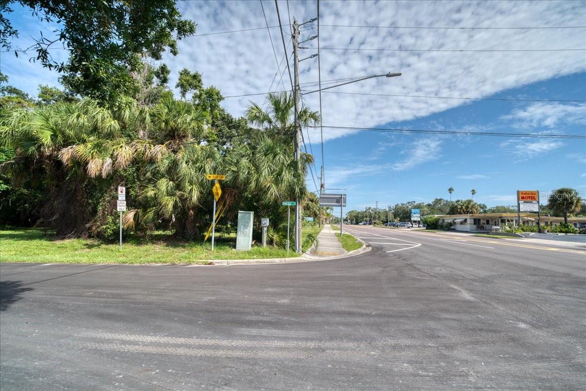 1040 BROADWAY, DUNEDIN, FL, 34698