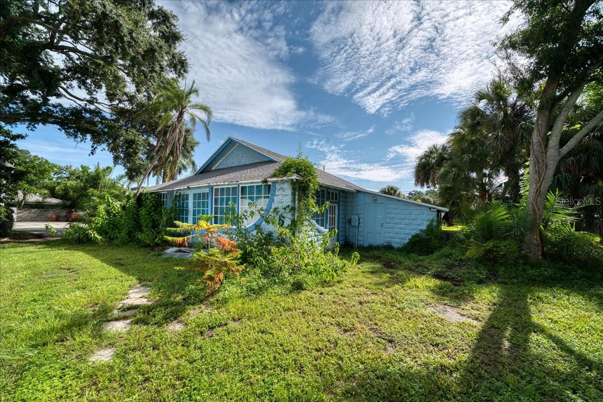 1040 BROADWAY, DUNEDIN, FL, 34698