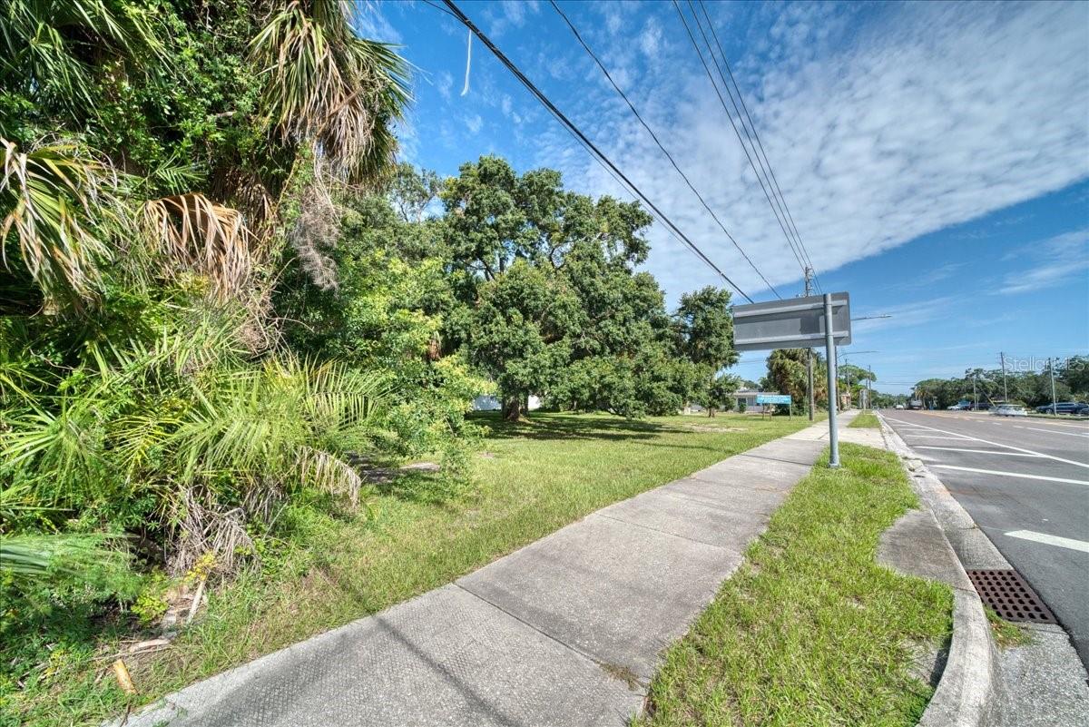 1040 BROADWAY, DUNEDIN, FL, 34698