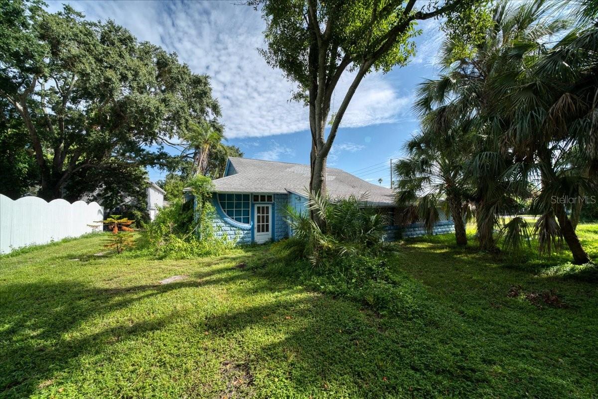 1040 BROADWAY, DUNEDIN, FL, 34698