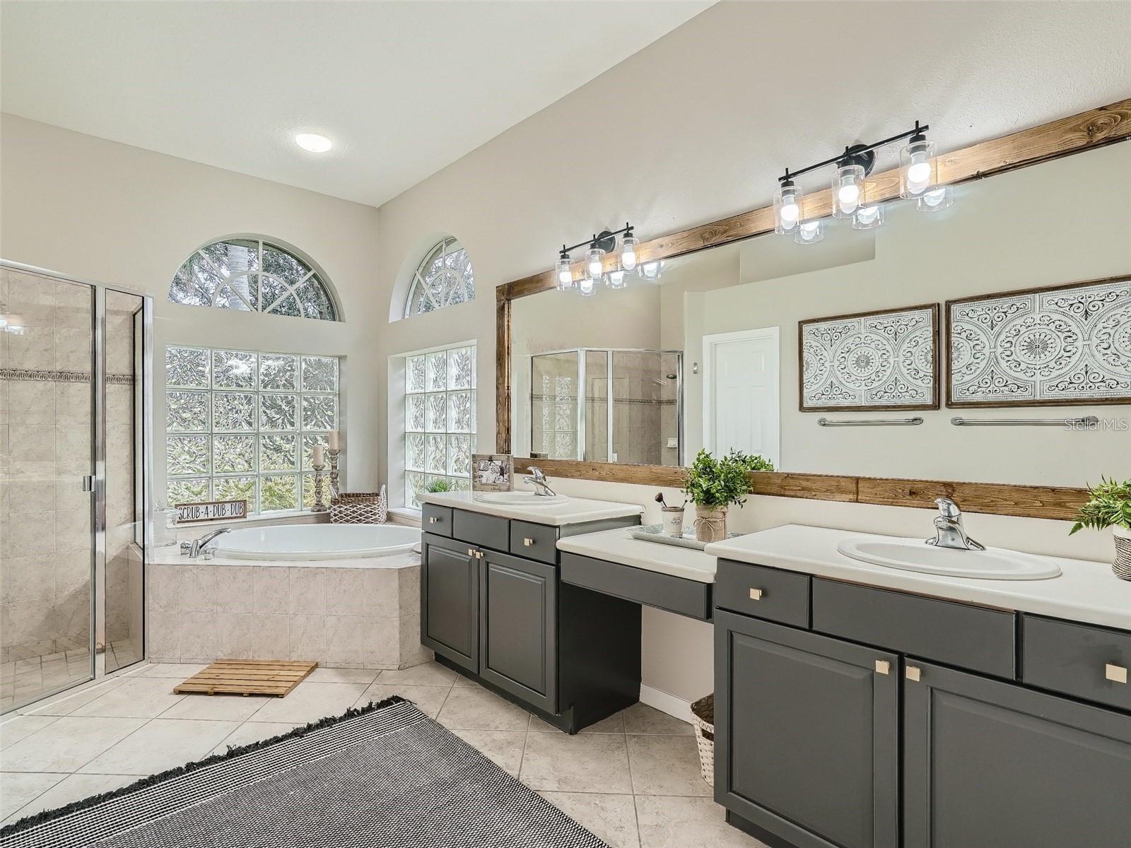 7742 CAMDEN HARBOUR DR, BRADENTON, FL, 34212