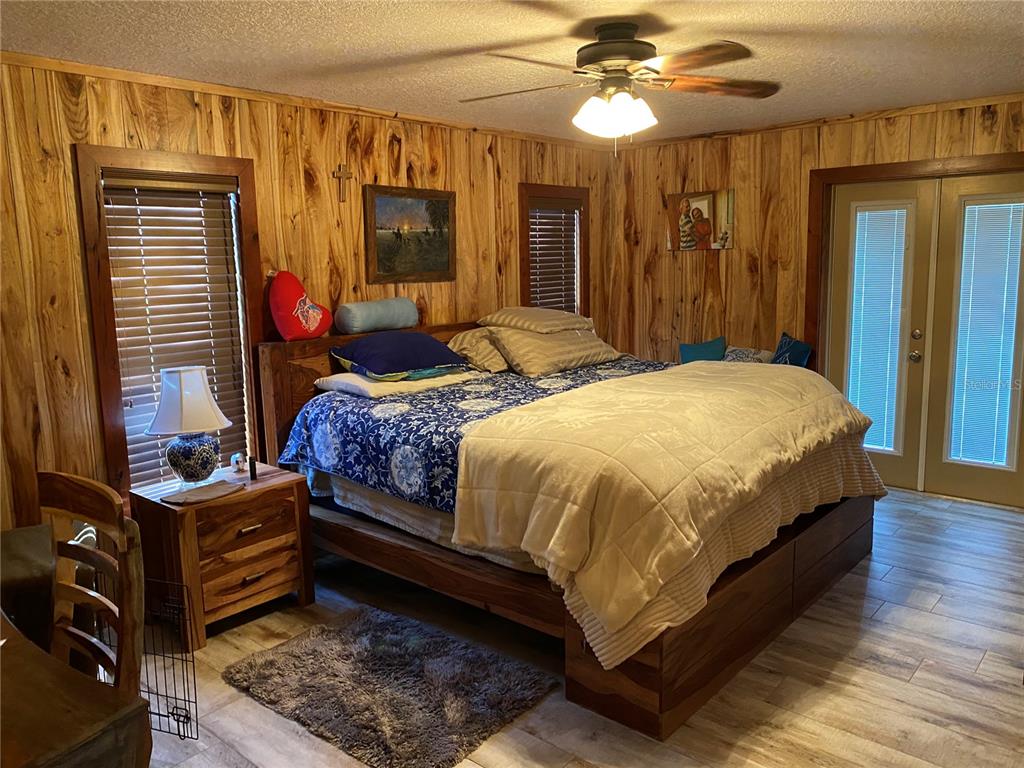 P4923941 Property Photo